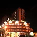 Hotel De Plam